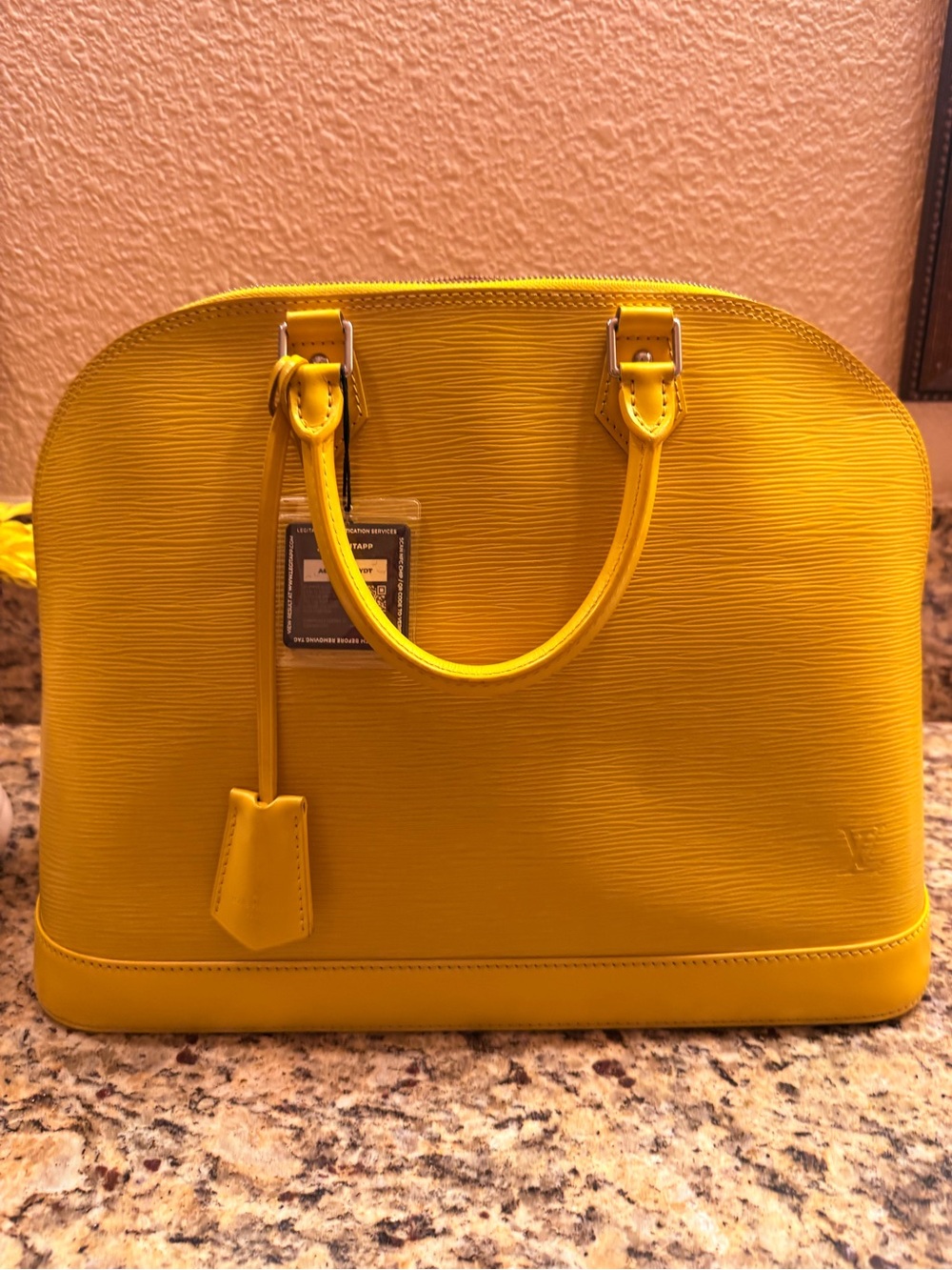 Louis Vuitton Alma MM! Stunning Sunshine Yellow EXCELLENT condition! 💛🌻